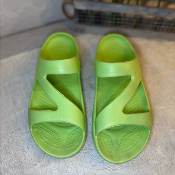 The DAWGS Women's Z Sandal Bright Lime Green Women’s Size 8 - Picture 1 of 6